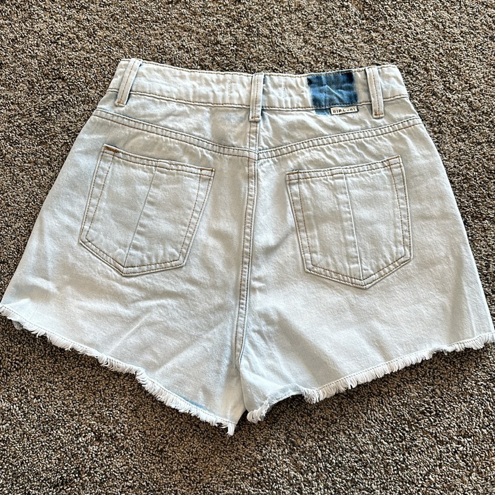Rip Curl Denim Shorts - NWT - High Waisted Short - Picture 3 of 4